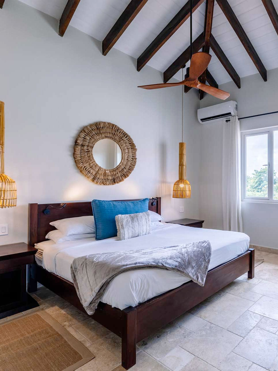 2-BEDROOM-PENTHOUSE-WITH-POOL-01