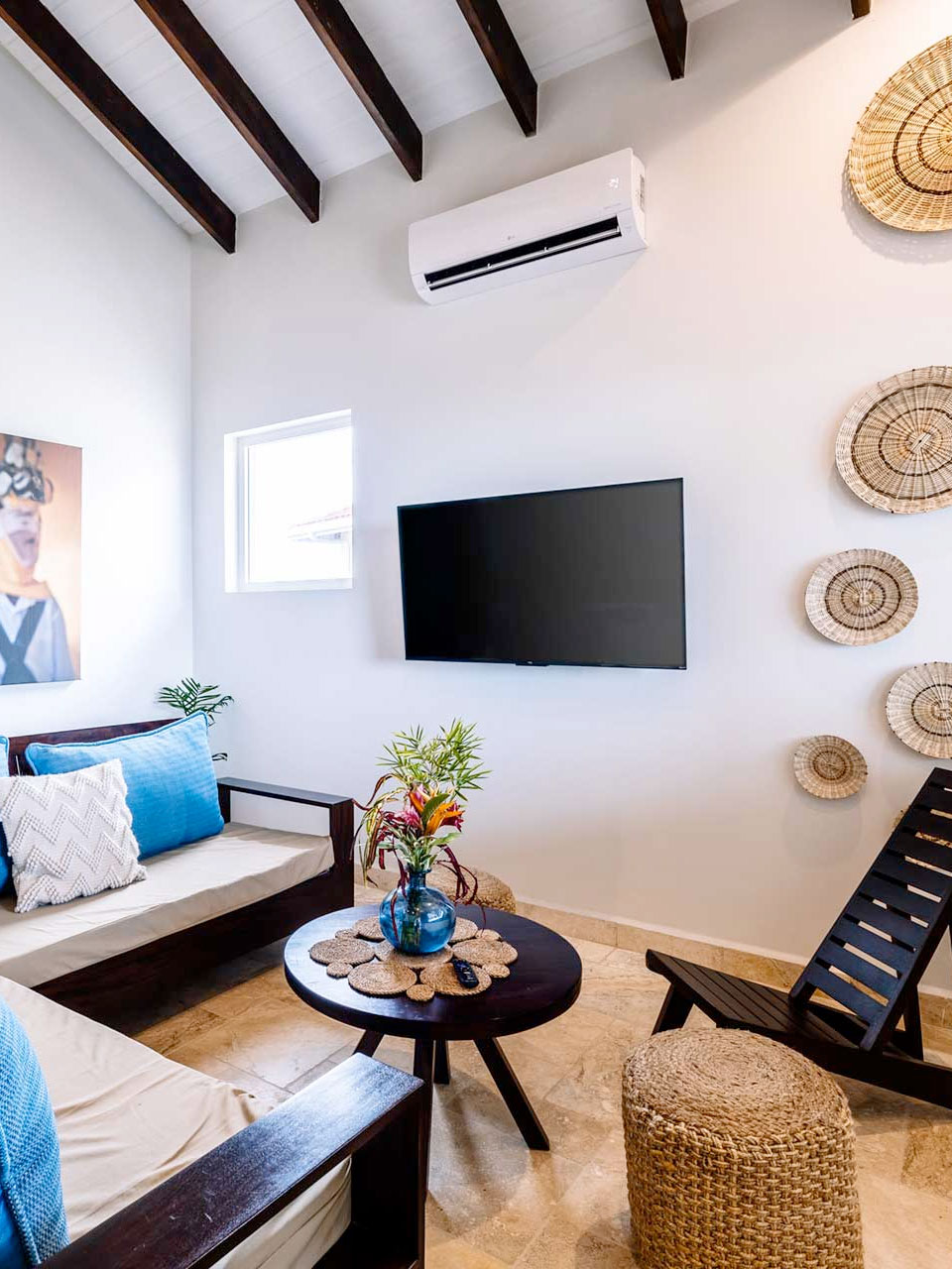 2-BEDROOM-PENTHOUSE-WITH-POOL-02