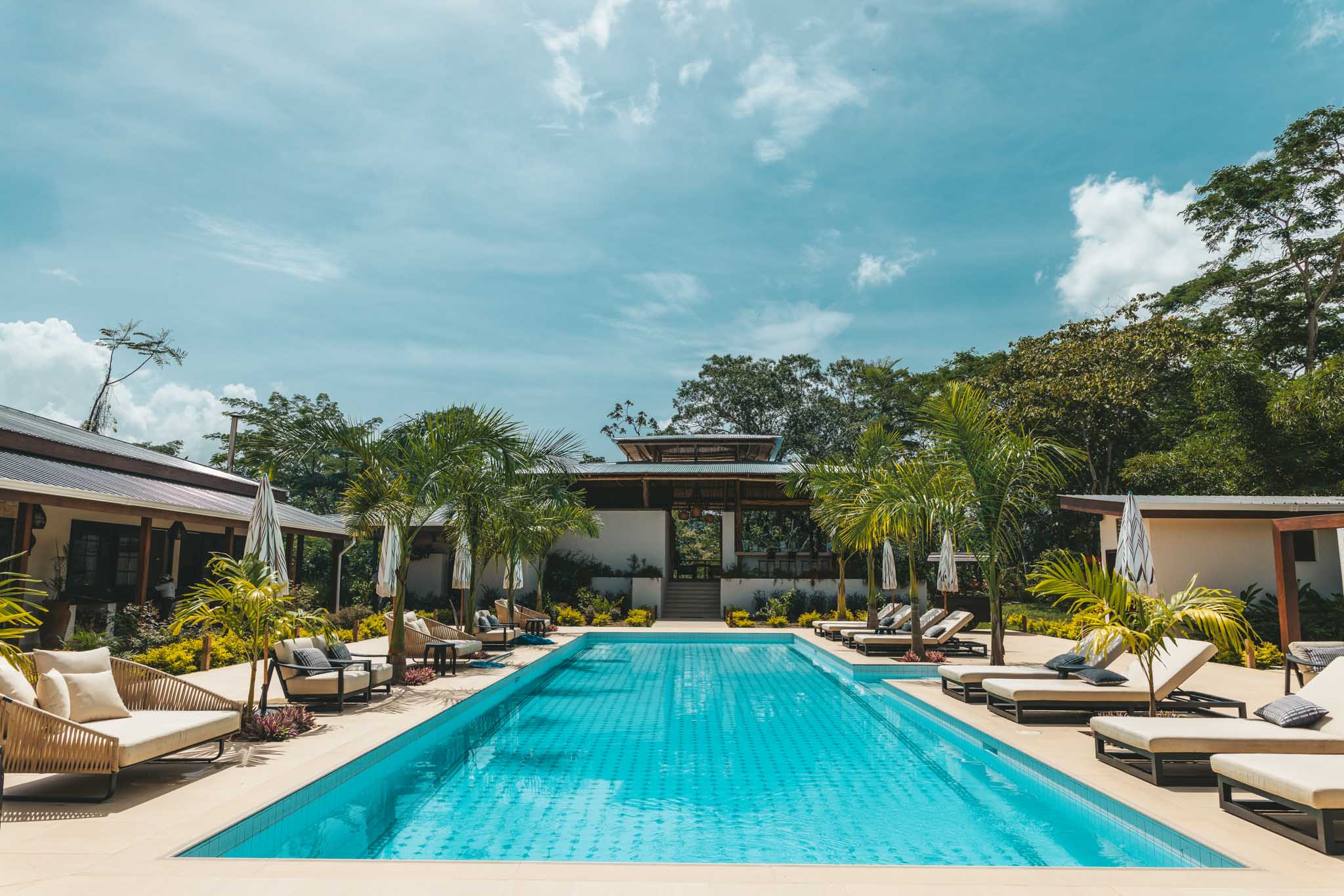 JC-CUELLAR-THE-BANKS-7219